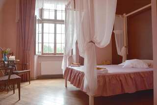 Хостелы Dundagas Pils Dundaga Двухместный номер с 1 кроватью или 2 отдельными кроватями и ванной комнатой-3