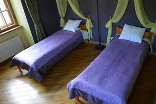 Хостелы Dundagas Pils Dundaga Двухместный номер с 1 кроватью или 2 отдельными кроватями и ванной комнатой-5